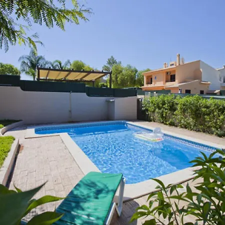 فيلة Andre, 3 Bedroom With Pool - Walking Distance To